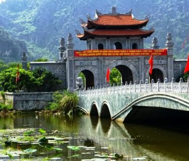 Hoa Lu Ancient Capital – Van Long  Van Long Wetland Day Tour