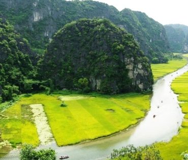 Tam Coc – Three Grottoes