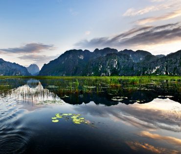 Van Long Van Long Wetland – Mua Caves Viewpoint Day Tour