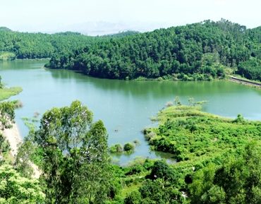 Dong Chuong Lake